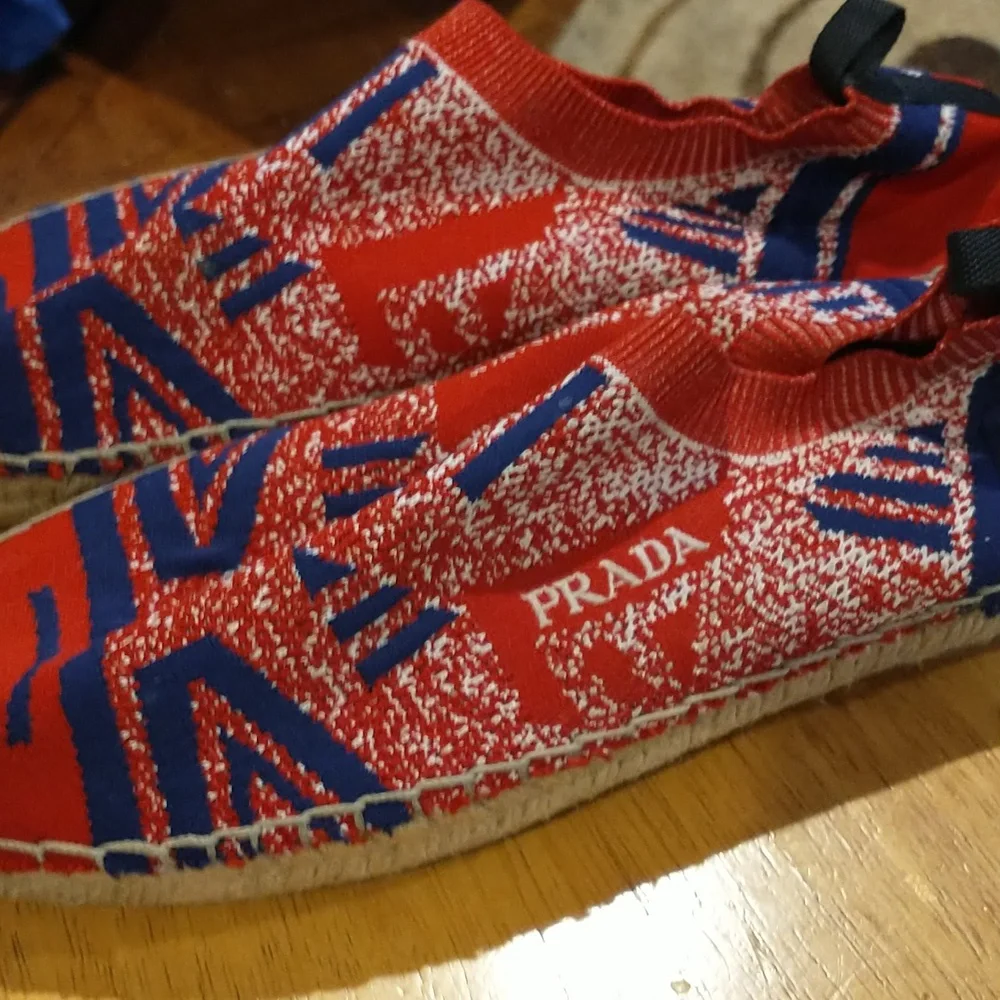 PRADA - Picture 2 of 9